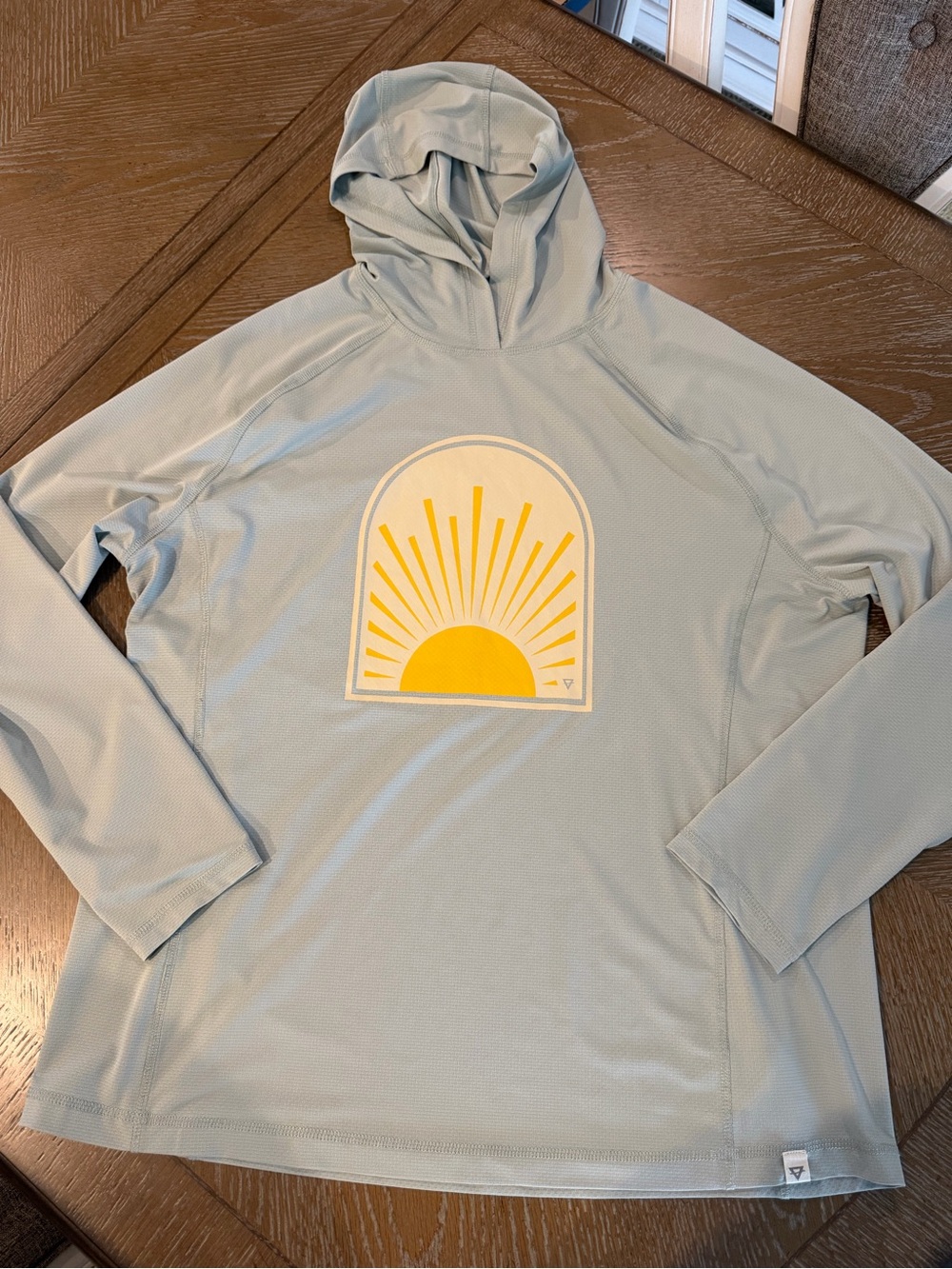 LIV Outdoor Women’s Light Blue Hooded Pullover with Sun Graphic -size XL